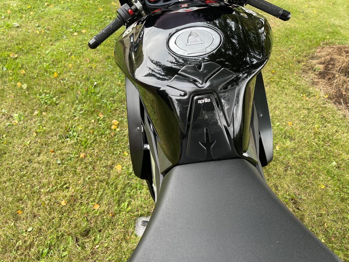 Aprilia RSV 1000 RR (SOLGT) billede 9