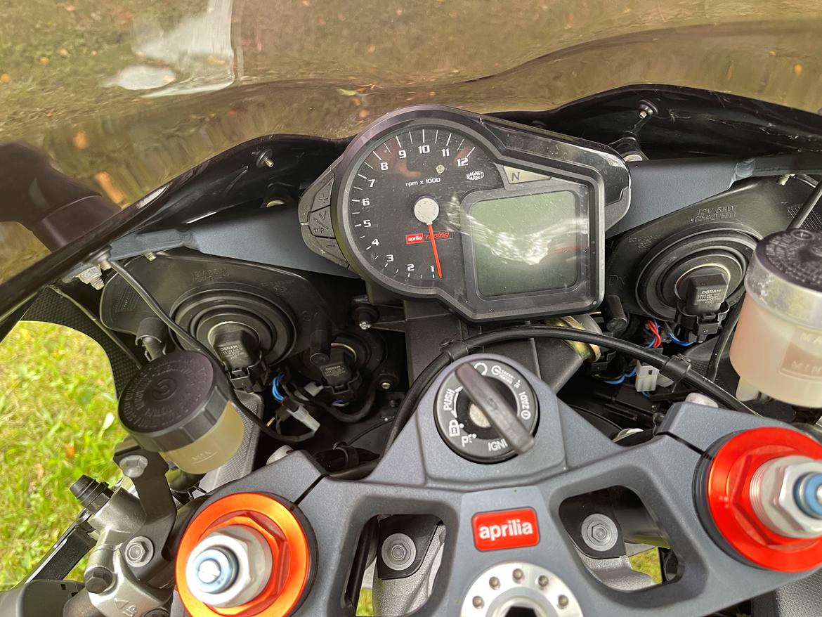 Aprilia RSV 1000 RR (SOLGT) billede 10