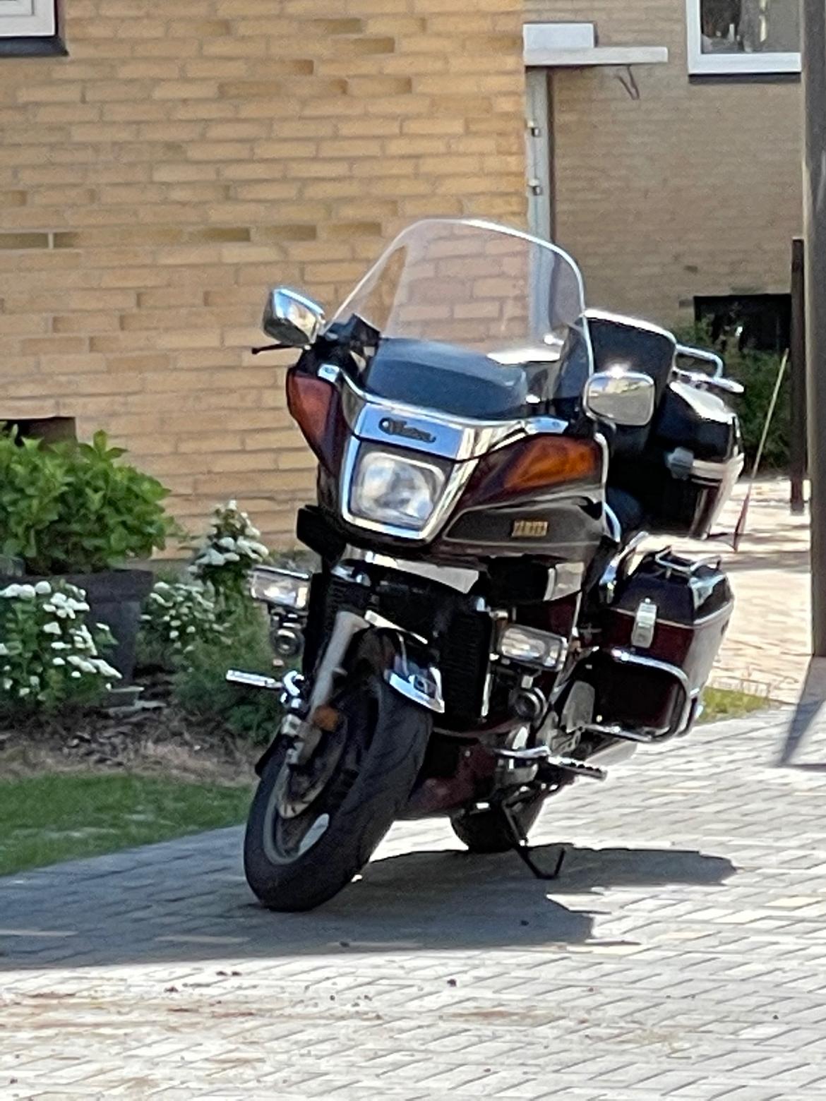 Yamaha xvz 1300 Venture Royale billede 4