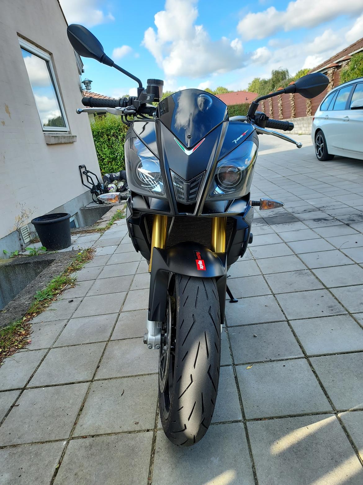 Aprilia Tuono V4r (solgt) billede 2
