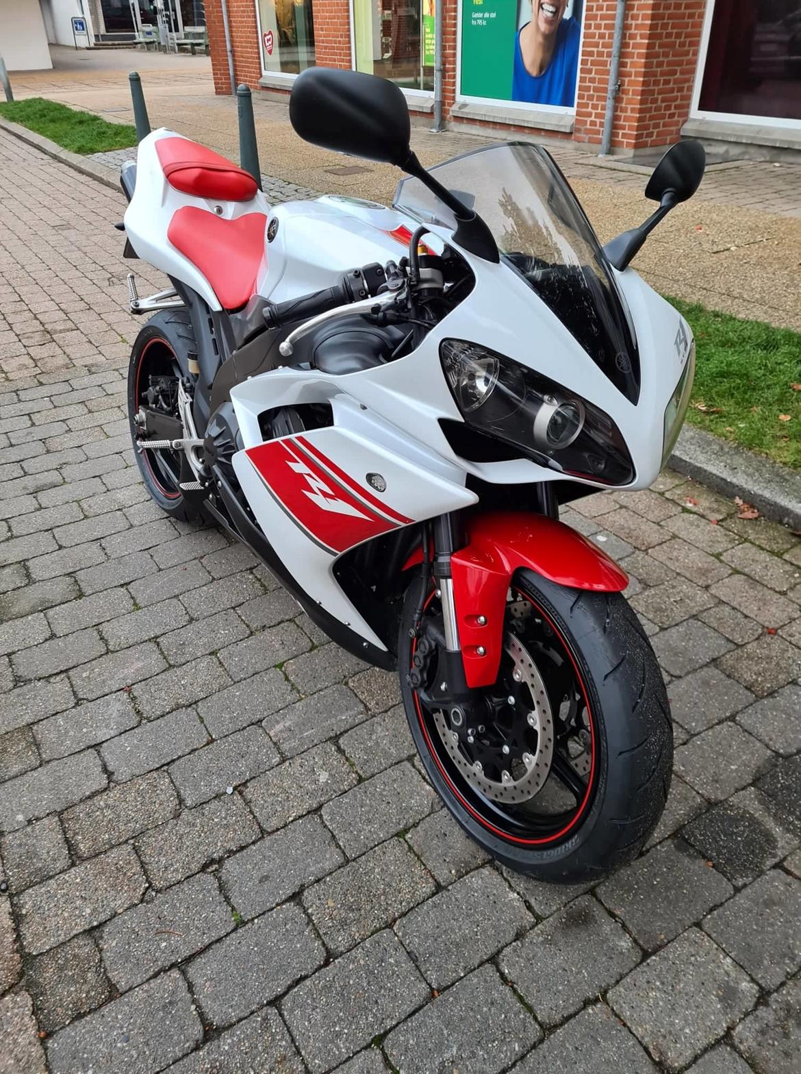 Yamaha YZF R1 RN19 billede 3