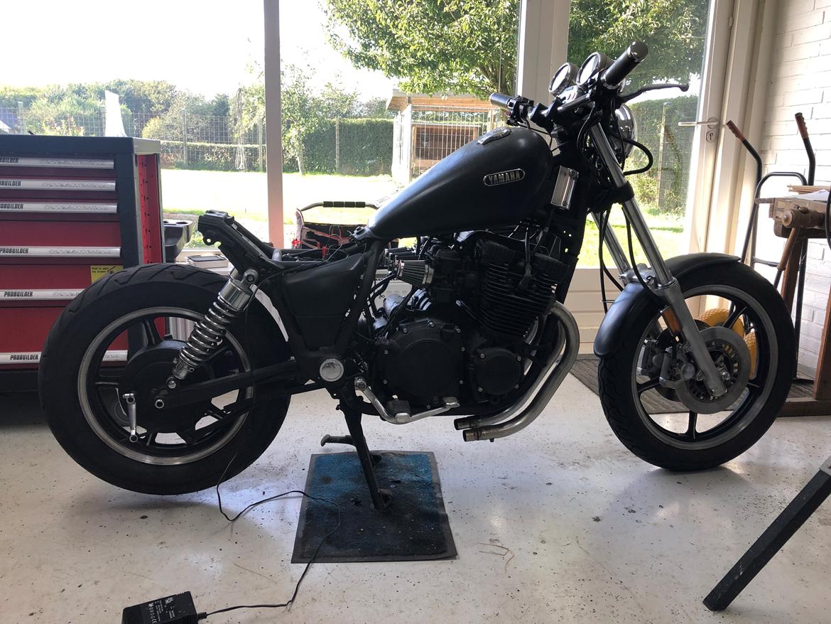 Yamaha XJ 700 MAXIM billede 1