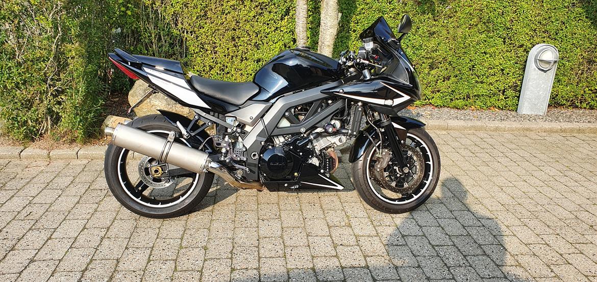 Suzuki SV1000s "SOLGT" billede 1