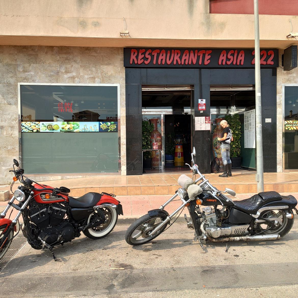 Regal Raptor 125 CC - På en Buffet restaurant der er ok. Men det er the ride derhen der er sjovt.  billede 24