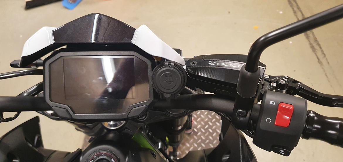 Kawasaki Z900  PBS Edition - USB lader fra ebay og låg på bremse . billede 19