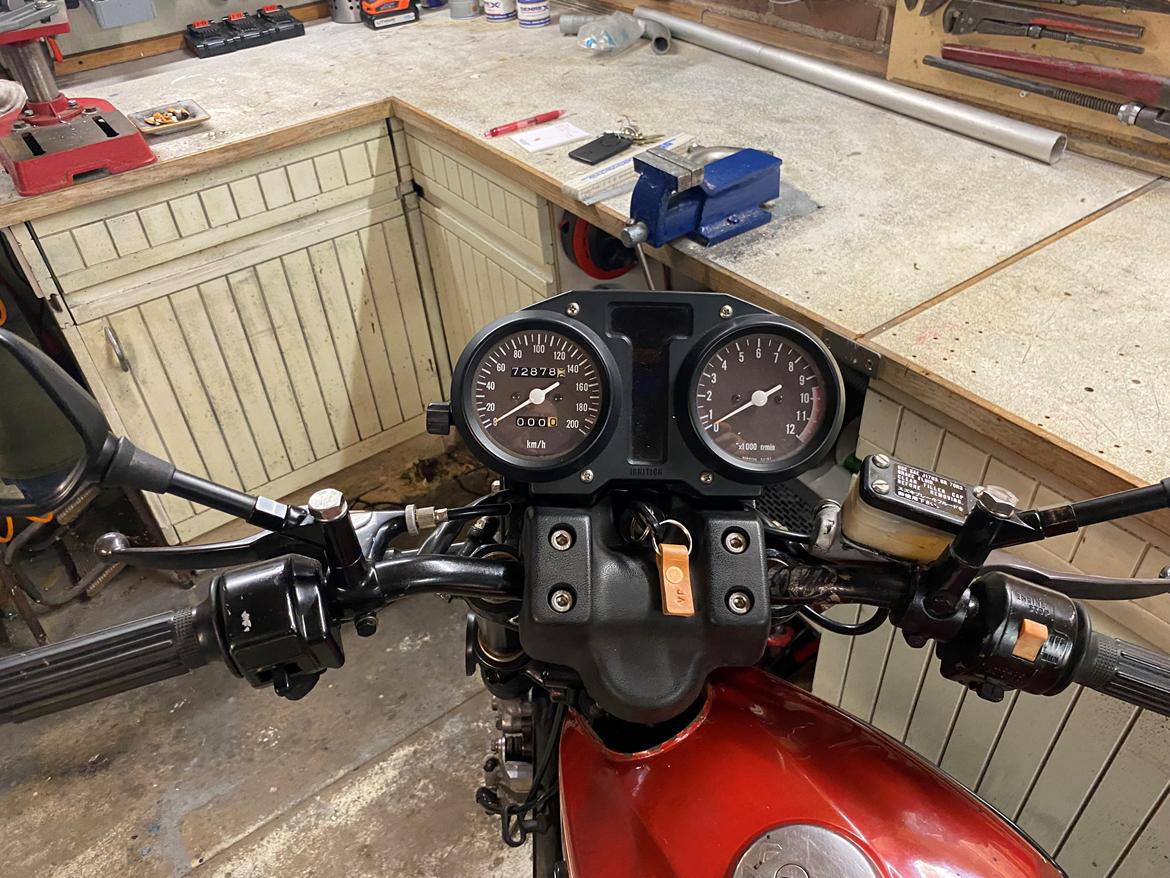 Suzuki GSX400E - Udskiftet diverse bolte og skruer til rustfri billede 9