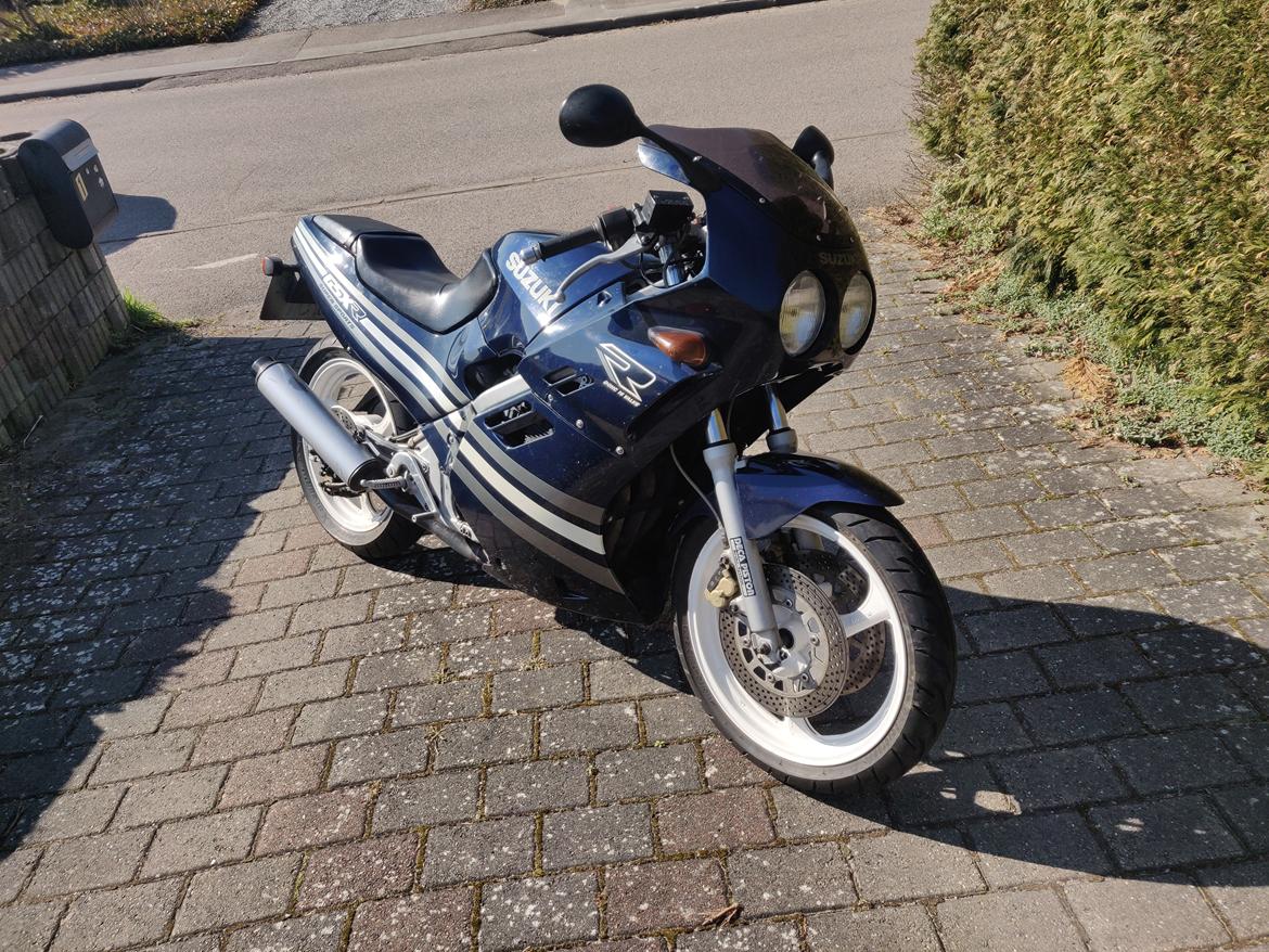 Suzuki GSXR 250 billede 3
