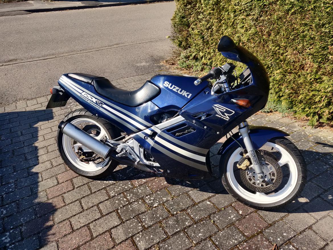 Suzuki GSXR 250 billede 1