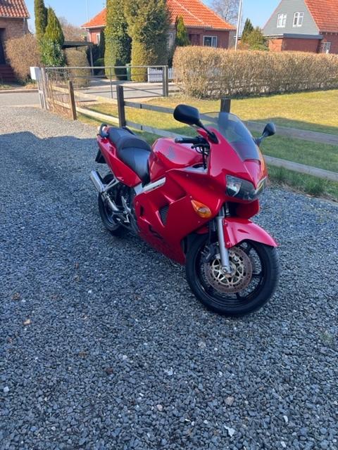 Honda VFR 800 Fi billede 3