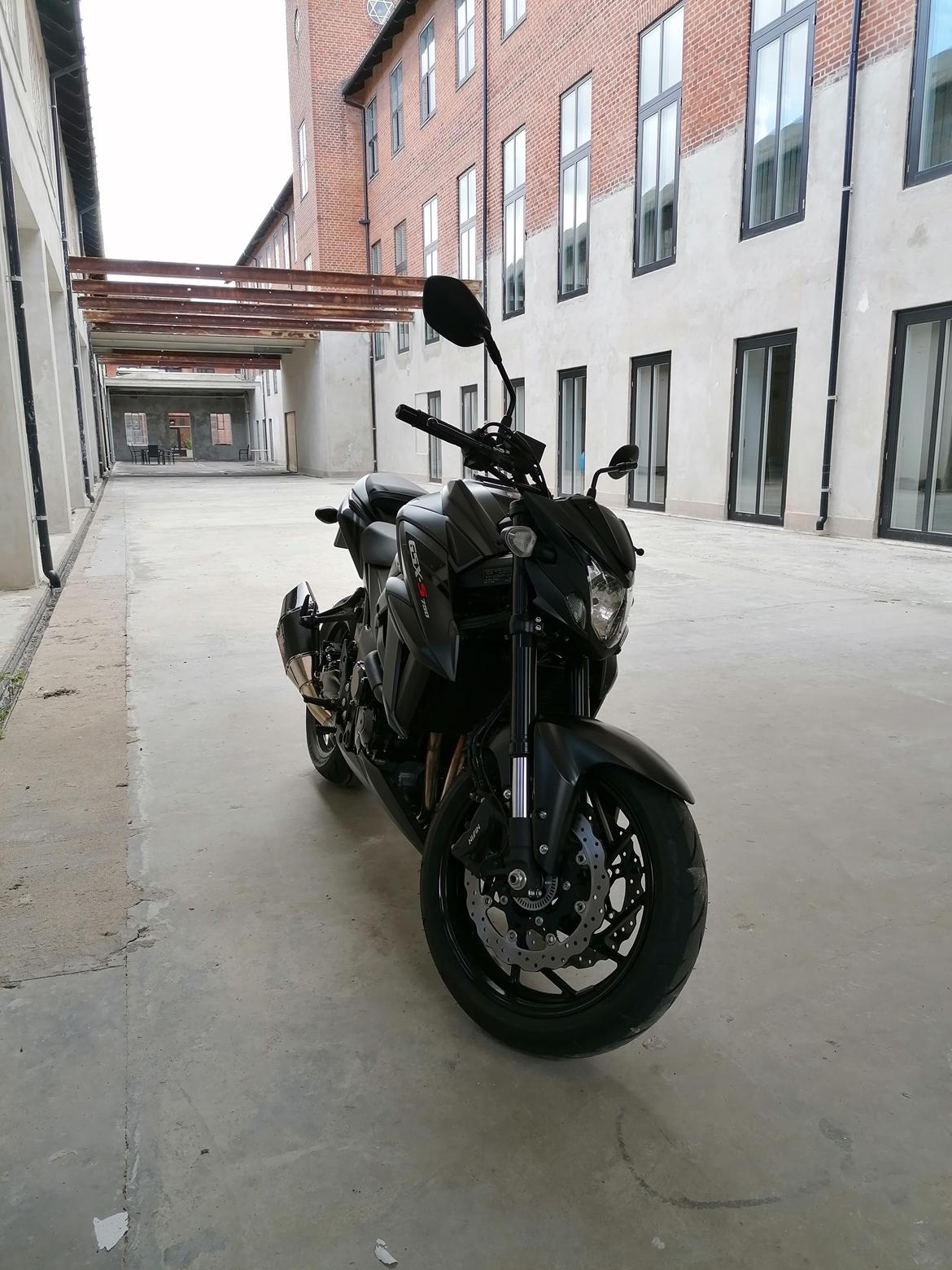 Suzuki GSX-S 750 Yoshimura edition billede 1