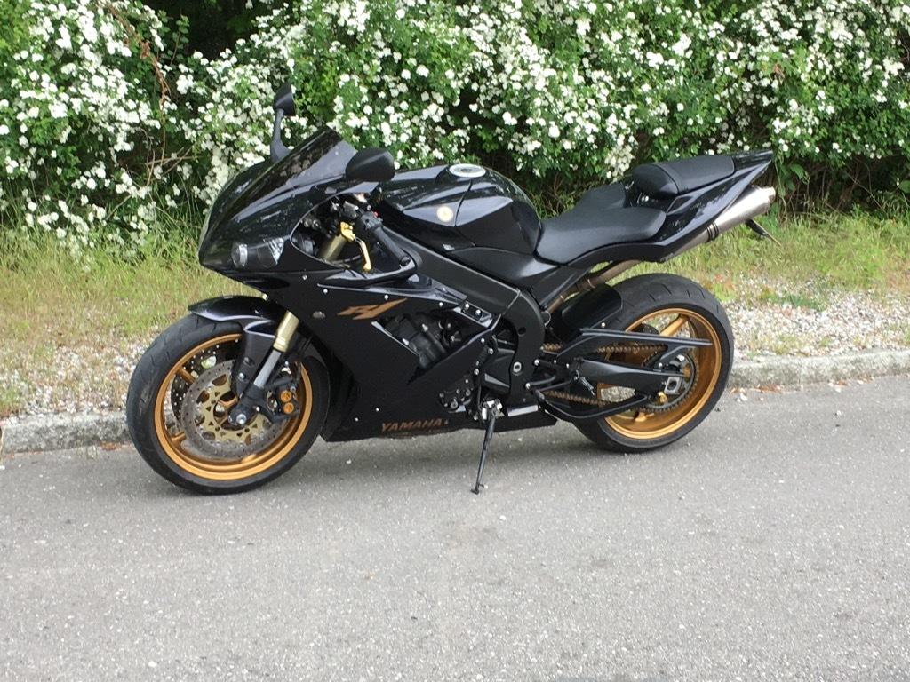 Yamaha R1  billede 2