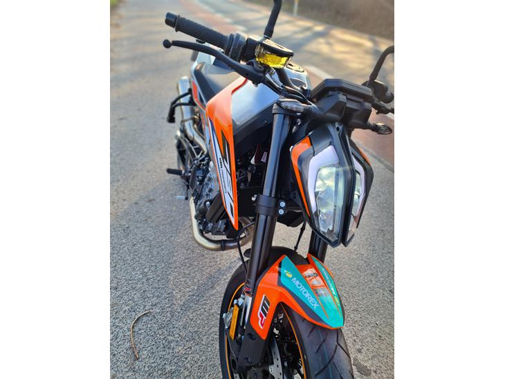 {{currentPhoto.altText}} billede {{currentPhoto.number}}