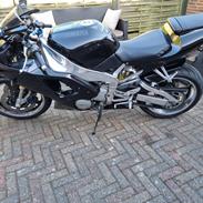 Yamaha yzf r1