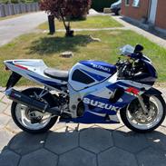 Suzuki Gsx r600. //SOLGT//