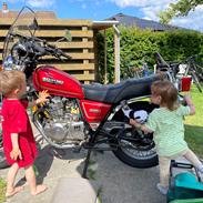 Suzuki GN250