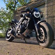 Honda CB650R Black Edition