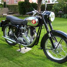 BSA B 31    