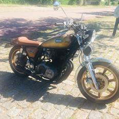 Yamaha XS750 SE