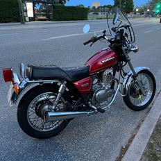 Suzuki GN250