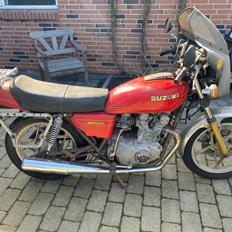 Suzuki GS425E