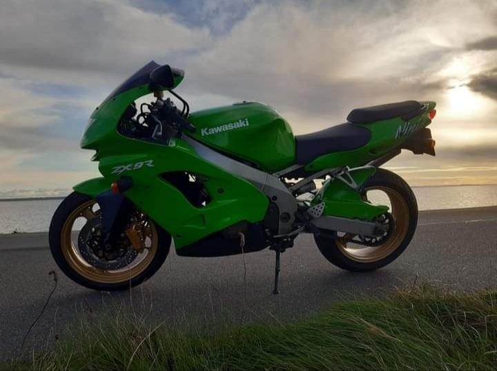 Kawasaki ZX9R billede 2