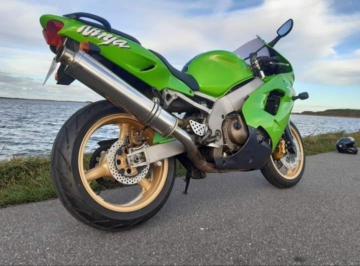 Kawasaki ZX9R billede 3