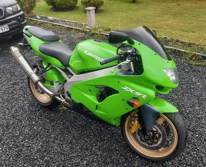 Kawasaki ZX9R billede 4