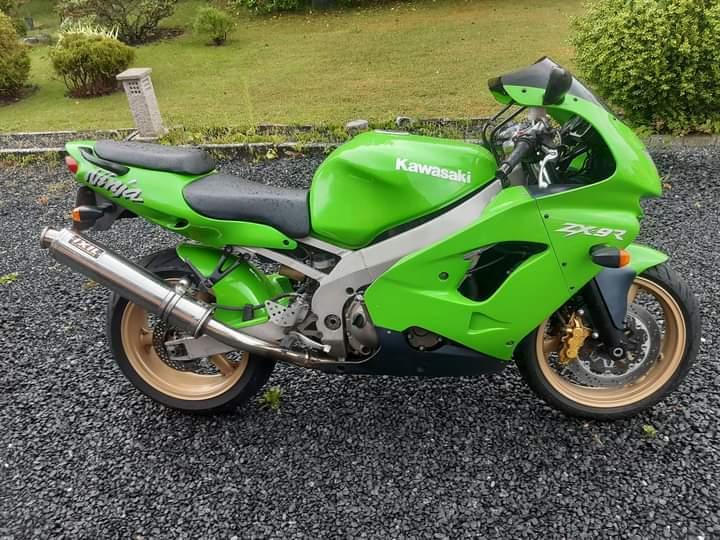 Kawasaki ZX9R billede 6