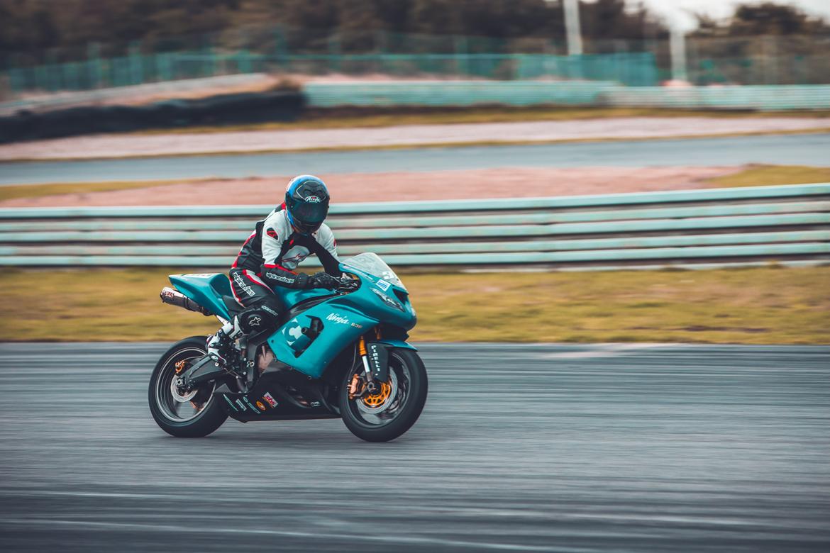 Kawasaki ZX6R 636 C. Banecykel regn. SOLGT  - Sturup billede 2