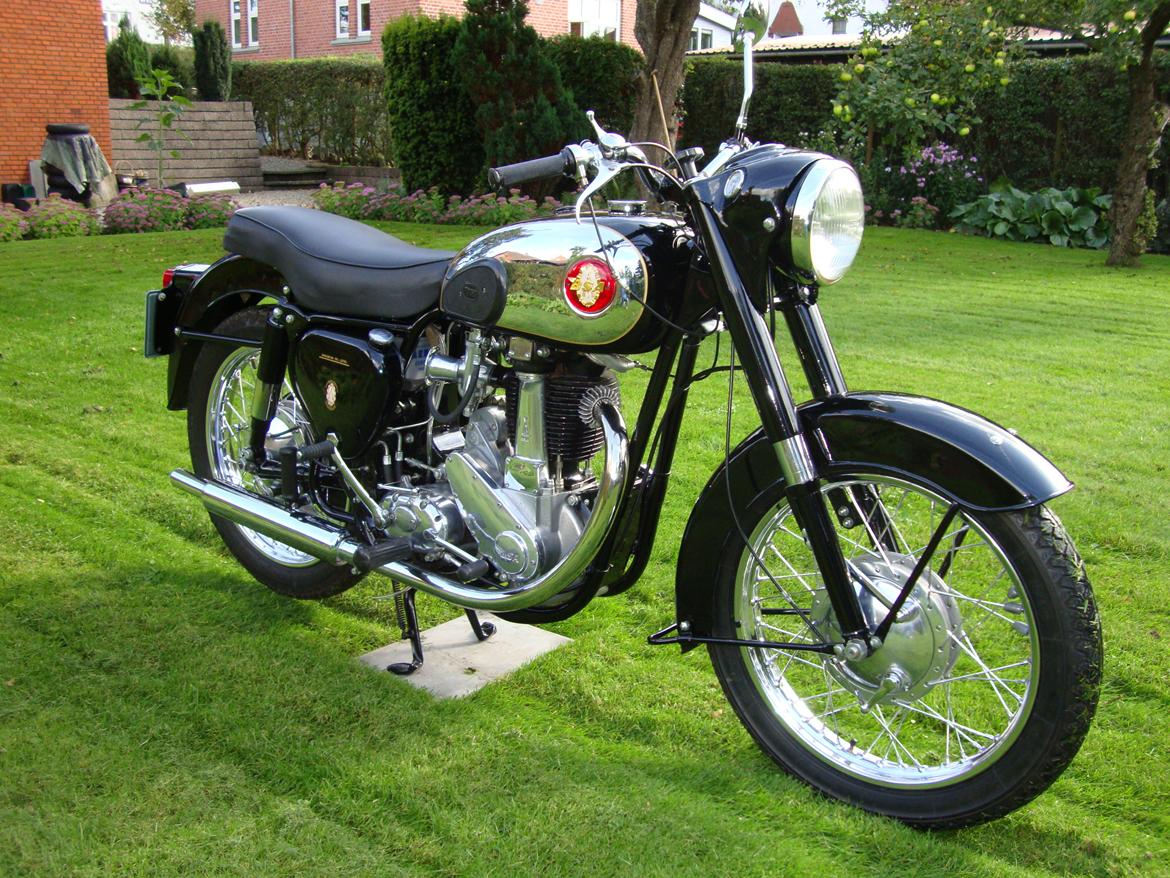 BSA B 31     billede 1