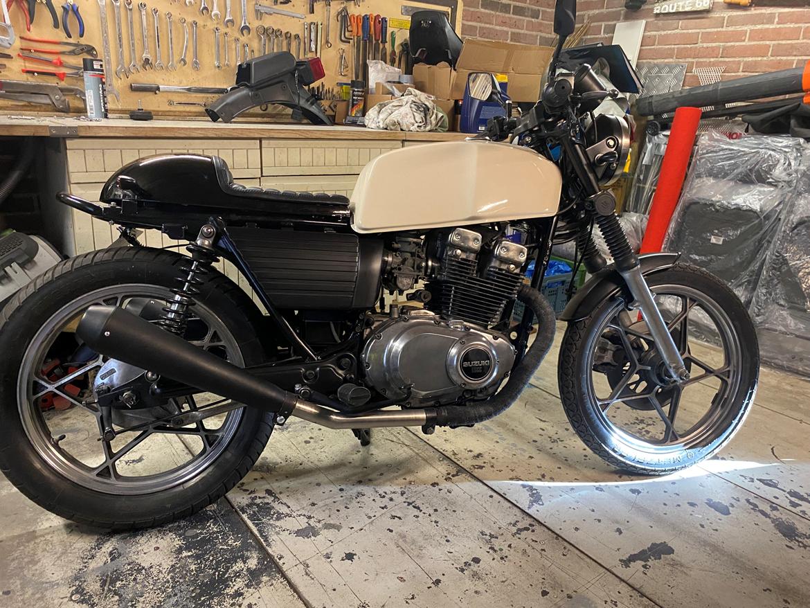 Suzuki GSX400E billede 1