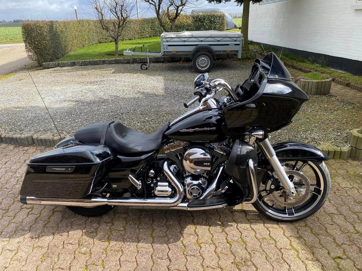 Harley Davidson FLTRXS Road Glide Special SOLGT billede 1