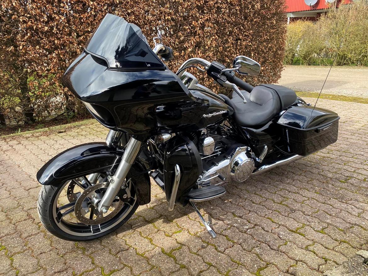 Harley Davidson FLTRXS Road Glide Special SOLGT billede 4