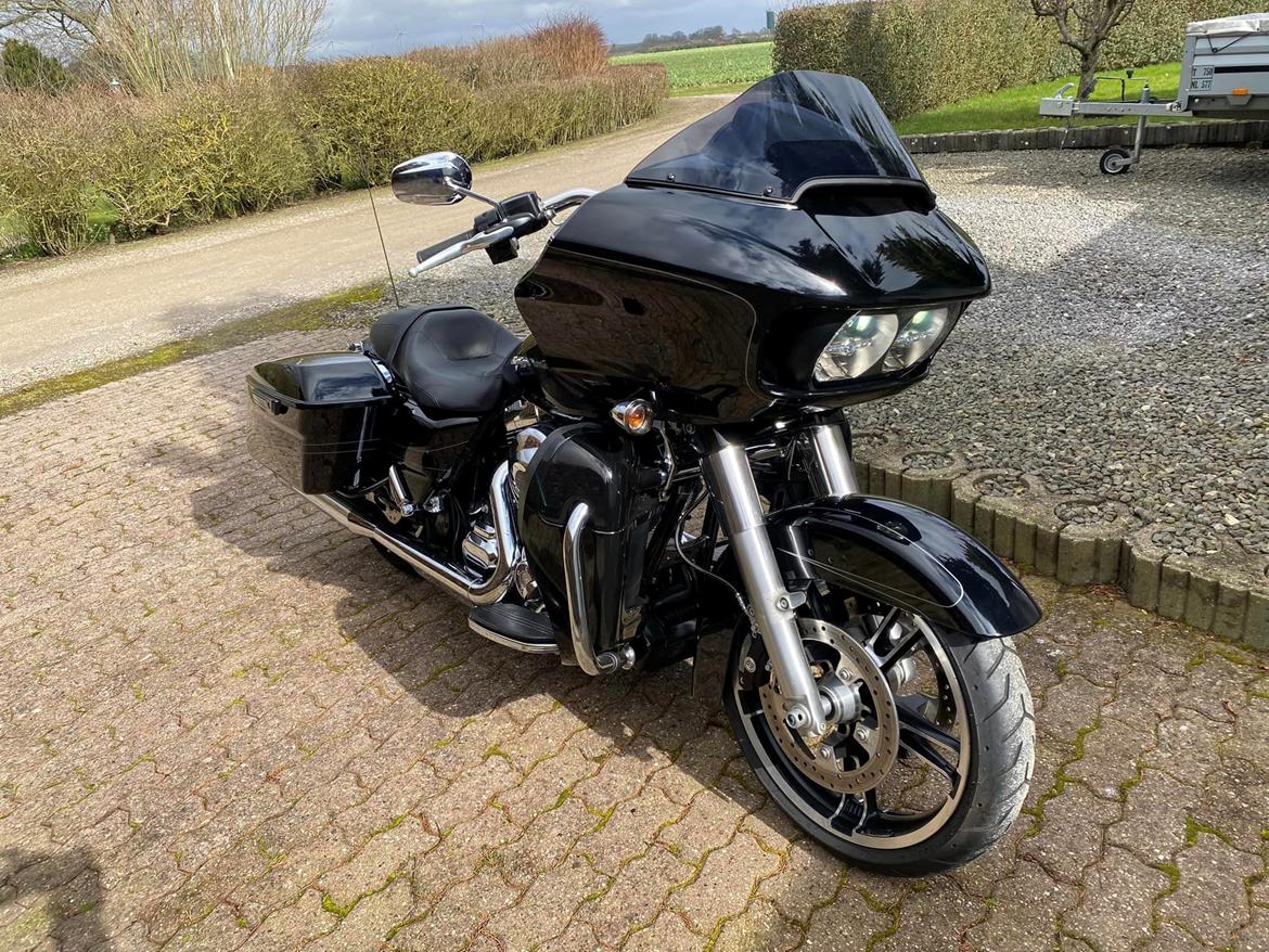 Harley Davidson FLTRXS Road Glide Special SOLGT billede 2