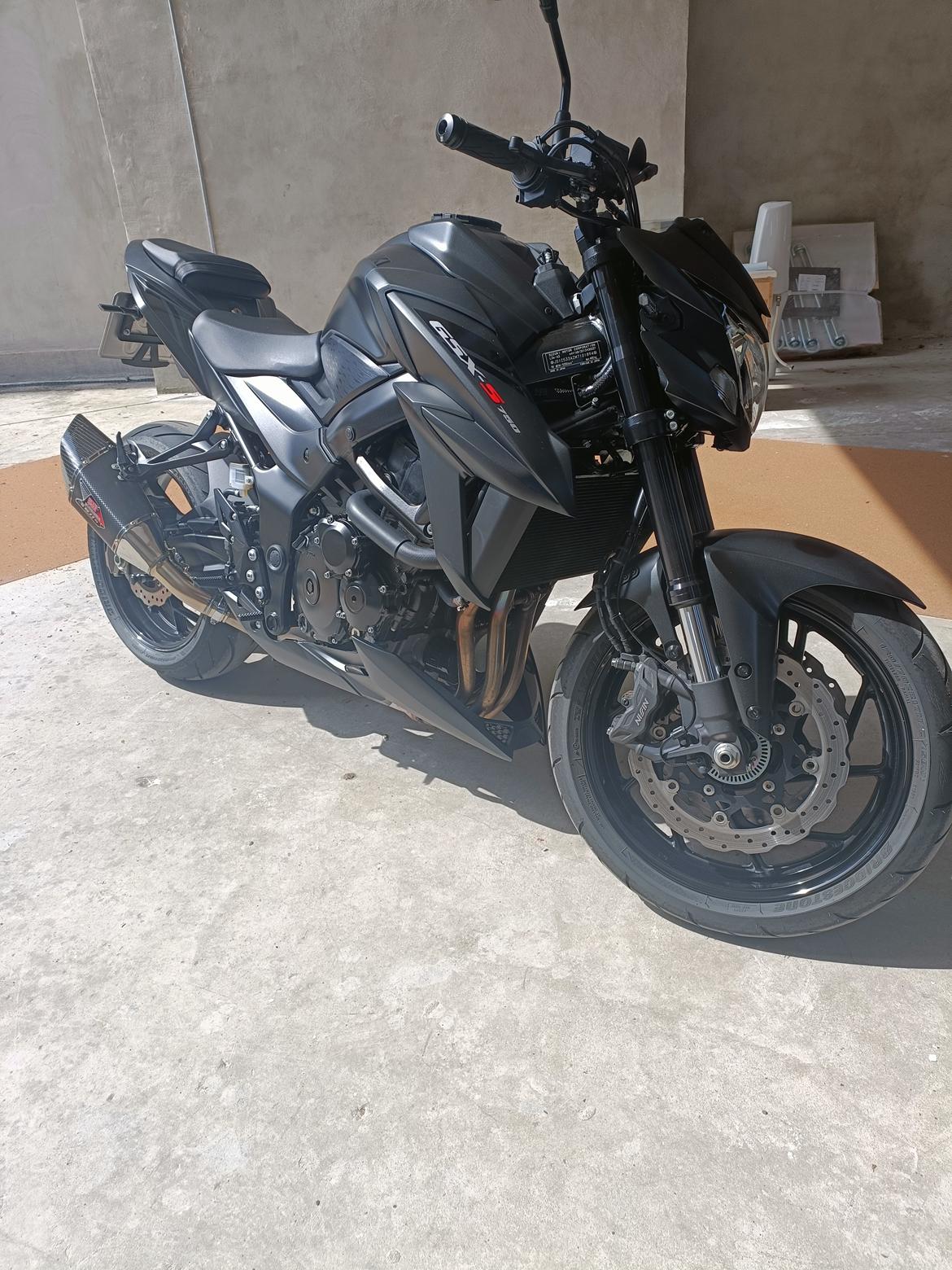 Suzuki GSX-S 750 Yoshimura edition billede 10