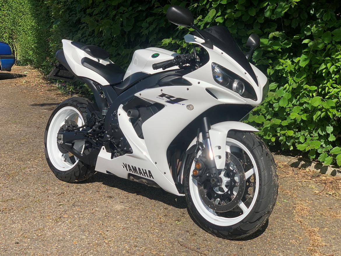 Yamaha YZF R1 - RN12 billede 1