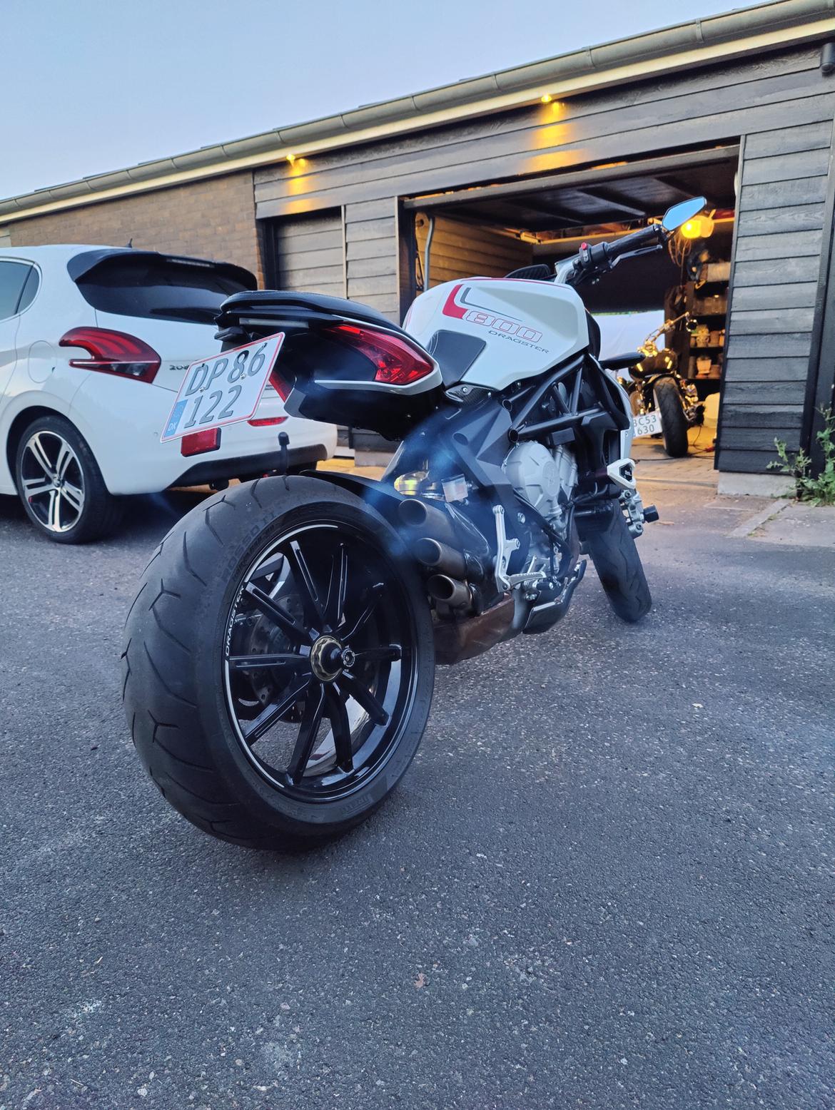 MV Agusta Brutale 800 Dragster billede 1