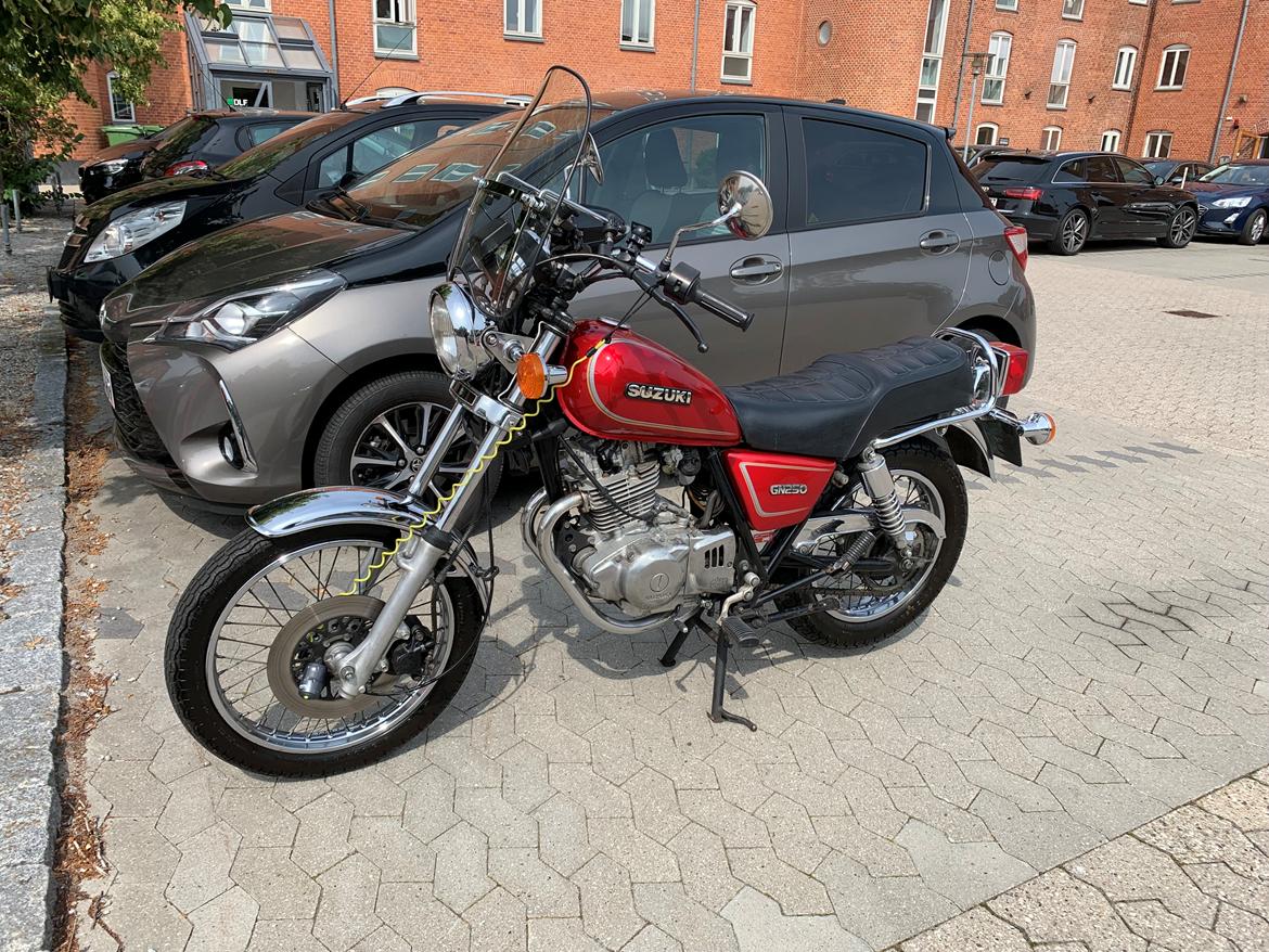 Suzuki GN250 billede 3