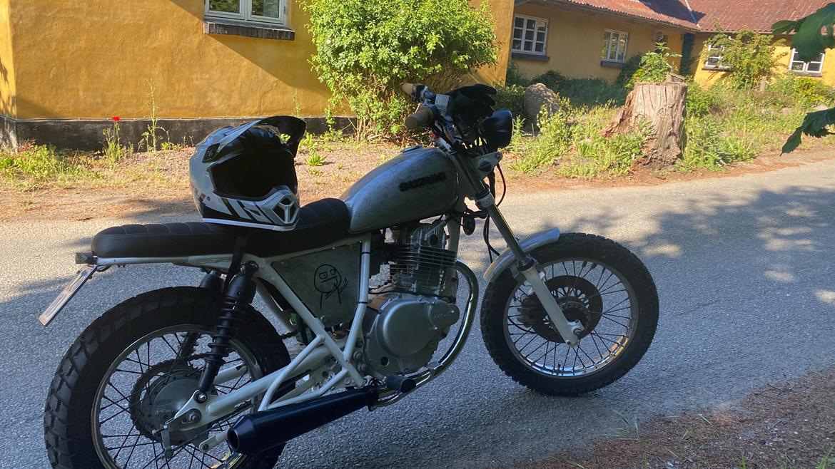 Suzuki GN250 billede 2