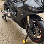 Yamaha R6