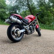 Ducati Monster 900