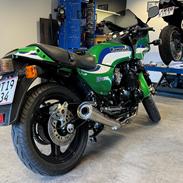 Kawasaki GPz 750 uni-trak