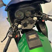Kawasaki GPz 750 uni-trak