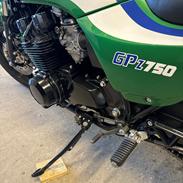 Kawasaki GPz 750 uni-trak