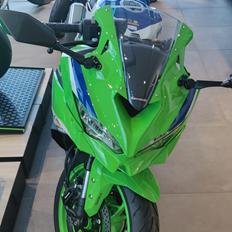 Kawasaki ZX4RR