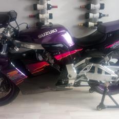 Suzuki GSX-R 750