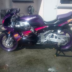 Suzuki GSX-R 750
