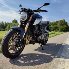 Honda CB650R NEO (solgt)