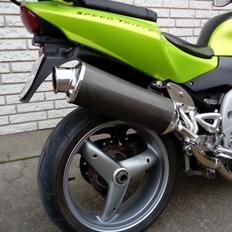 Triumph Speed Triple 955i " Fru Grünthe "