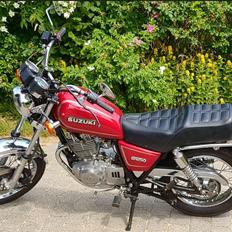 Suzuki GN250